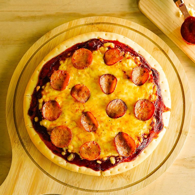 Classic Chicken Pepperoni Pizza 4